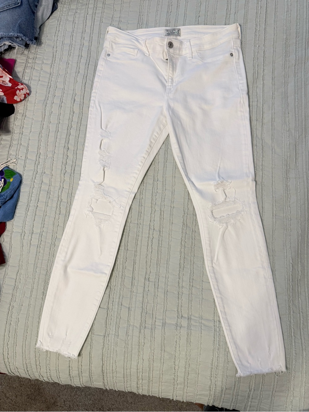 Abercrombie & Fitch White Distressed Skinny Jeans